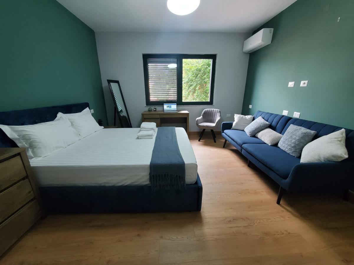 Condesa Bed & Breakfast Тирана Екстериор снимка